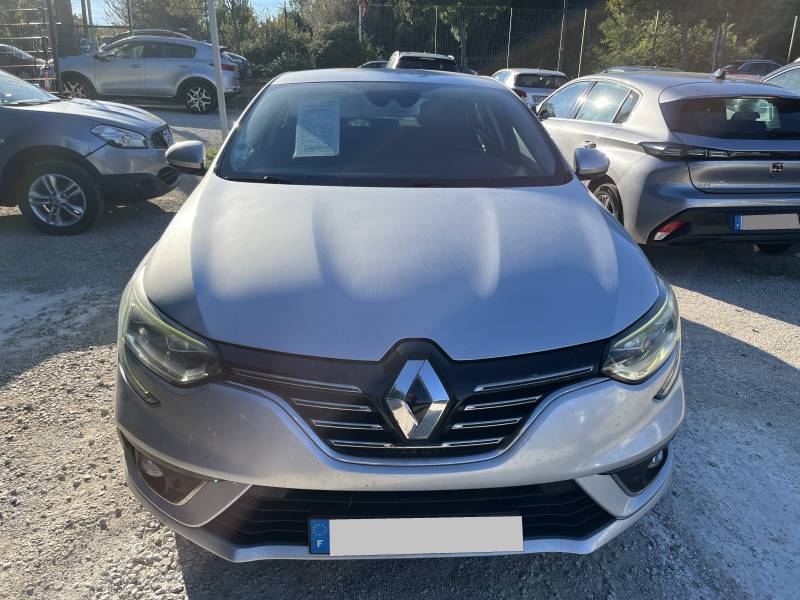 Voiture d’occasion RENAULT MEGANE IV 1.6 DCI 130 Intens. BV6. 5p. Avec Grand GPS Europe Tactile et radar AV + AR + Caméra de Recul ainsi que Sièges Semi-Cuir. Garantie 12 Mois.