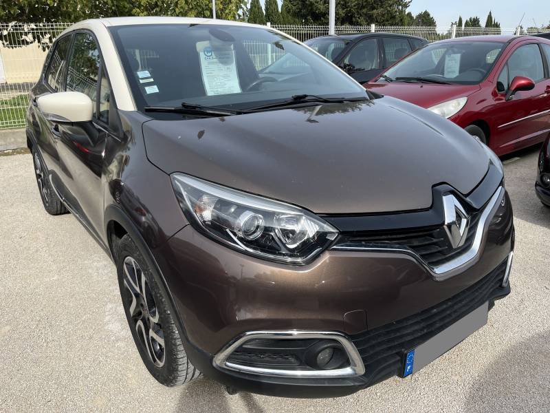 Voiture d’occasion RENAULT CAPTUR 1.5 DCI 90 Intens. 5p. avec régulateur et limiteur de vitesse et Crochet d’Attelage AR ainsi que GPS Europe tactile. Garantie 12 Mois.