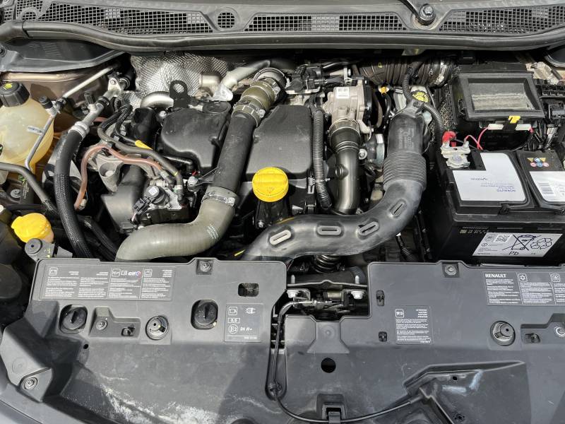 Voiture d’occasion RENAULT CAPTUR 1.5 DCI 90 Intens. 5p. avec régulateur et limiteur de vitesse et Crochet d’Attelage AR ainsi que GPS Europe tactile. Garantie 12 Mois.