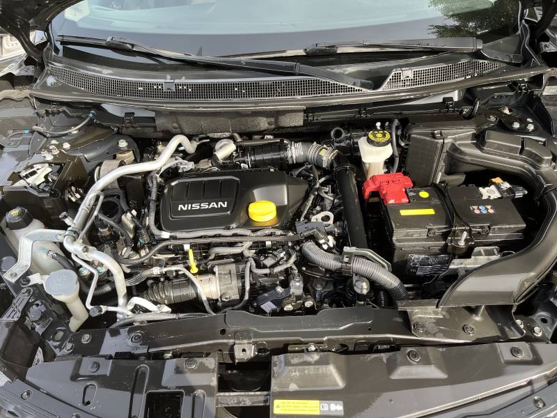 Voiture d’occasion NISSAN QASHQAI II 1.6 DCI 130 N-CONNECTA. BV6. 5p. Avec Radars AV + AR + 4 CaméraS 360° et Toit panoramique. Garantie 12 Mois.