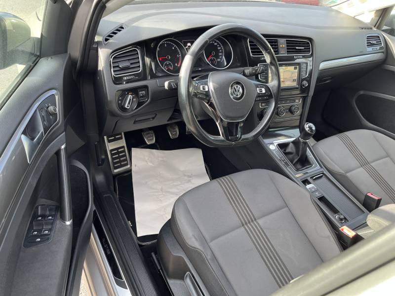 Voiture d’occasion VOLKSWAGEN GOLF VII 2.0 TDI 150 Bluemotion AllStar. 5p. Avec Caméra de Recul et Radars AV + AR ainsi que régulateur + Limiteur de vitesses.