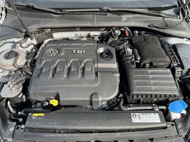 Voiture d’occasion VOLKSWAGEN GOLF VII 2.0 TDI 150 Bluemotion AllStar. 5p. Avec Caméra de Recul et Radars AV + AR ainsi que régulateur + Limiteur de vitesses.