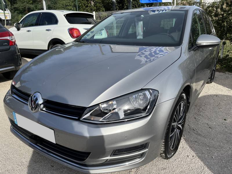 Voiture d’occasion VOLKSWAGEN GOLF VII 2.0 TDI 150 Bluemotion AllStar. 5p. Avec Caméra de Recul et Radars AV + AR ainsi que régulateur + Limiteur de vitesses.
