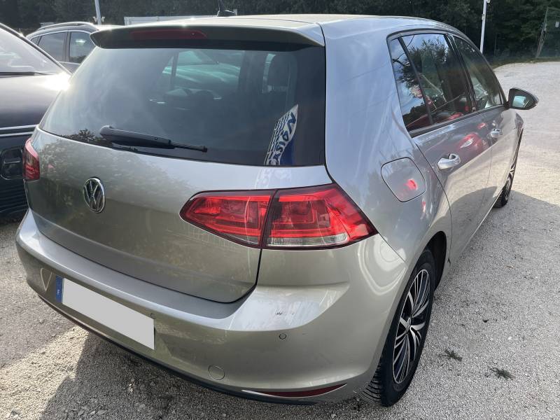 Volkswagen Golf VII séduit par sa ligne intemporelle et son confort de conduite. Avec son moteur 2.0 TDI 150 ch, sa boîte manuelle et son excellent rapport entre puissance et consommation. A NIMES