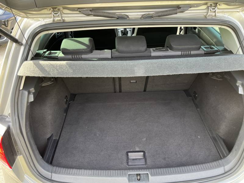 Voiture d’occasion VOLKSWAGEN GOLF VII 2.0 TDI 150 Bluemotion AllStar. 5p. Avec Caméra de Recul et Radars AV + AR ainsi que régulateur + Limiteur de vitesses.