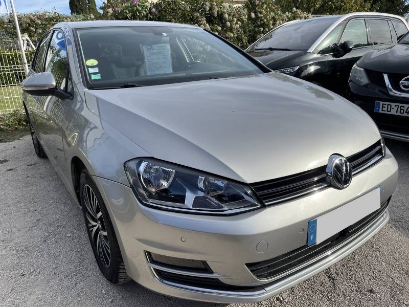 Voiture d’occasion VOLKSWAGEN GOLF VII 2.0 TDI 150 Bluemotion AllStar. 5p. Avec Caméra de Recul et Radars AV + AR ainsi que régulateur + Limiteur de vitesses.