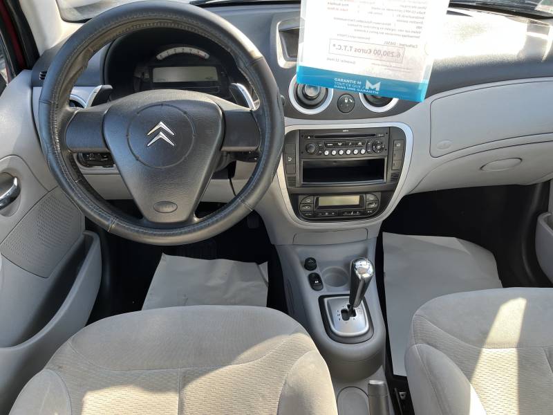 Voiture d’occasion CITROEN C3 I Ph2 1.4 HDI 70 Exclusive. SENSODRIVE 5p. Avec Régulateur et Limiteur de vitesses ainsi que radar de recul. Garantie 12 Mois.