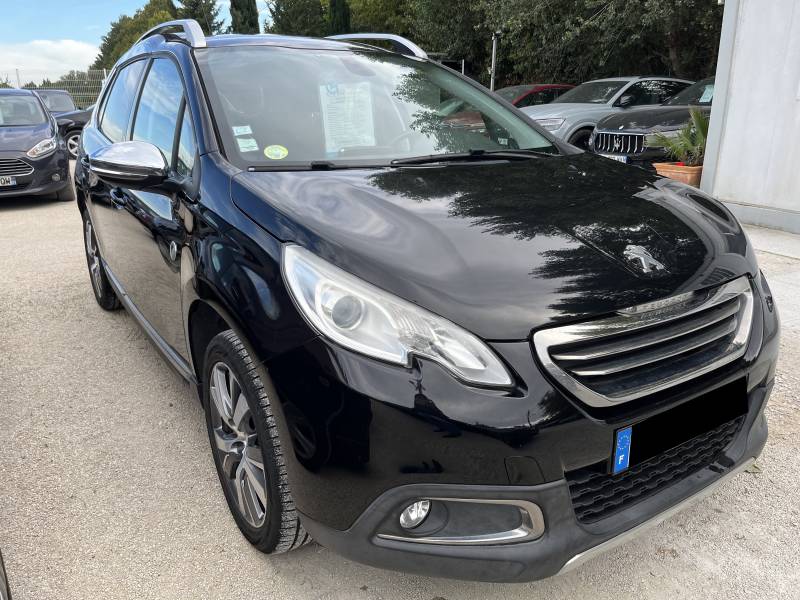 Ce SUV diesel de 2016, à boîte manuelle, affiche 164 063 km d’origine garantis et se présente dans une superbe couleur noire vernie. A ARLES