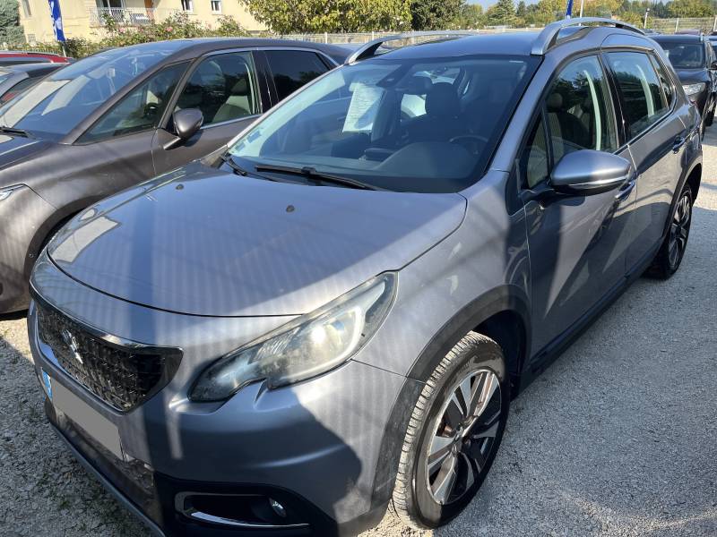 Voiture d’occasion PEUGEOT 2008 I Ph2 1.6 Blue HDI 100 Allure Business. 5p. avec Radar de Recul et Caméra ainsi que sièges semi-cuir. Garantie 12 Mois.