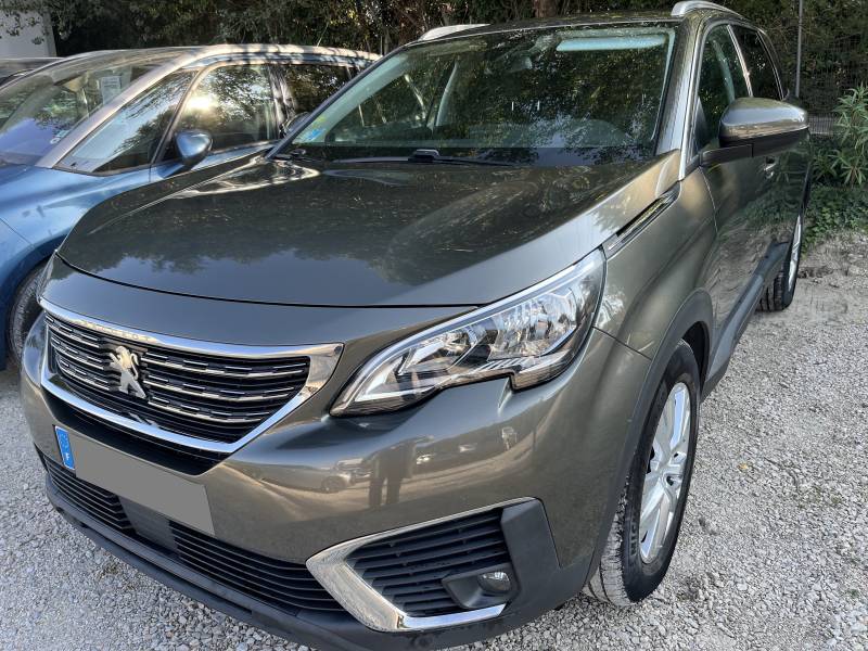 Voiture d’occasion PEUGEOT 5008 II 1.5 Blue HDI 130 Active Business. 7P. BV6.  Avec GPS Europe tactile et régulateur et limiteur de vitesse ainsi que Radar AV + AR. Garantie 12 Mois.