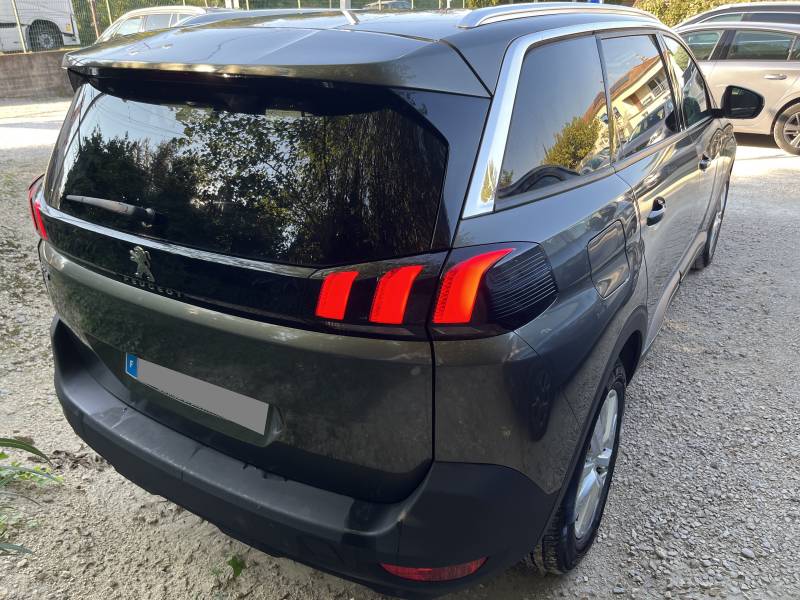 Voiture d’occasion PEUGEOT 5008 II 1.5 Blue HDI 130 Active Business. 7P. BV6.  Avec GPS Europe tactile et régulateur et limiteur de vitesse ainsi que Radar AV + AR. Garantie 12 Mois.