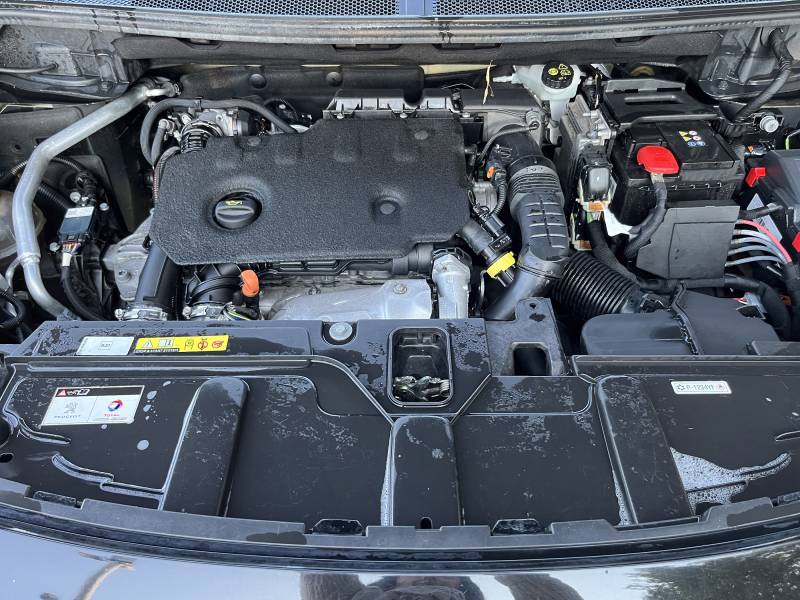  Son moteur 1.5 BlueHDi 130 ch Diesel allie sobriété et puissance, avec seulement 101 g/km de CO₂ (Crit’Air 2).  A CARPENTRAS