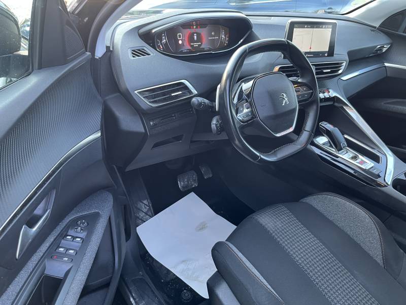 Voiture d’occasion PEUGEOT 3008 II 1.5 BLUE HDI 130 Active Business. EAT 8. 5p. avec GPS Europe Tactile et Radars AV + AR ainsi que Régulateur + Limiteur de vitesses. Garantie 12 Mois.