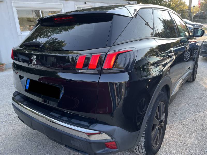 Voiture d’occasion PEUGEOT 3008 II 1.5 BLUE HDI 130 Active Business. EAT 8. 5p. avec GPS Europe Tactile et Radars AV + AR ainsi que Régulateur + Limiteur de vitesses. Garantie 12 Mois.