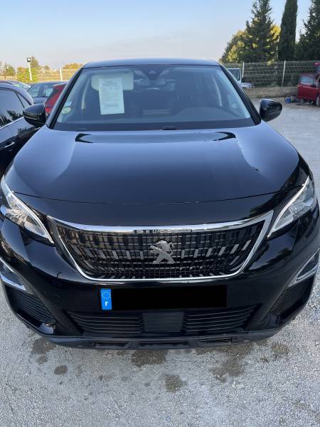 Disponible dès maintenant chez CPM Auto à Avignon, votre partenaire de confiance dans le Vaucluse, cette voiture d’occasion PEUGEOT 3008 II 1.5 BLUE HDI 130 Active Business n’attend plus que vous.