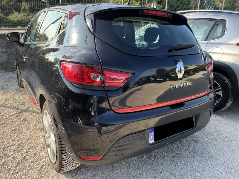voiture d’occasion RENAULT CLIO IV 1.5 DCI 75 Intens, une citadine moderne et économique, idéale pour vos trajets urbains ou vos escapades dans le Vaucluse.