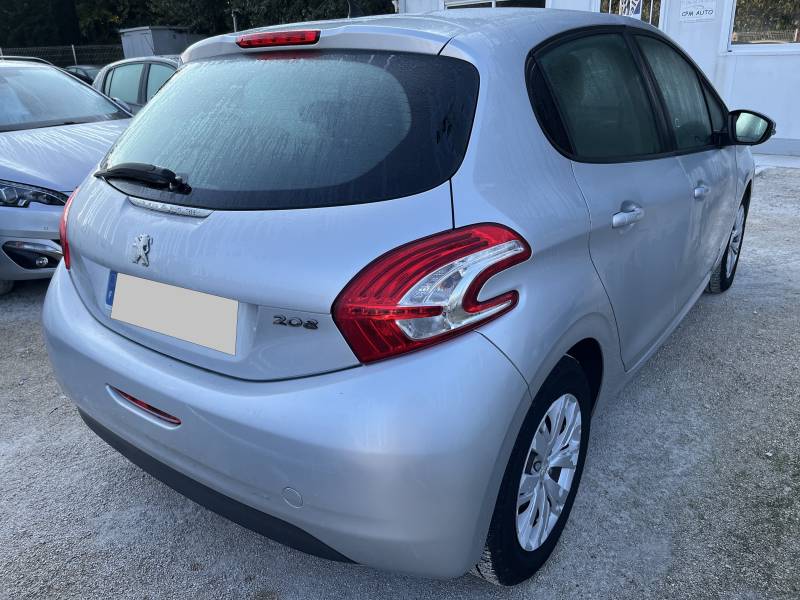 Sa motorisation 1.4 HDi 70 ch offre souplesse et efficacité, tout en conservant des coûts d’usage très réduits grâce à ses émissions de CO² limitées à 98 g/km (Crit’Air 2). A ARLES