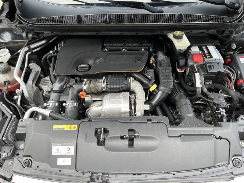 Voiture d’occasion PEUGEOT 308 II 1.6 BLUE HDI 120 Allure Business. 5p. BV6. avec GPS Europe Ecran Tactile et Régulateur + Limiteur de vitesse ainsi que Radar AV/AR. Garantie 12 Mois.