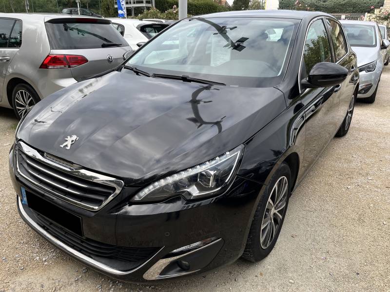 Voiture d’occasion PEUGEOT 308 II 1.6 BLUE HDI 120 Allure Business. 5p. BV6. avec GPS Europe Ecran Tactile et Régulateur + Limiteur de vitesse ainsi que Radar AV/AR. Garantie 12 Mois.