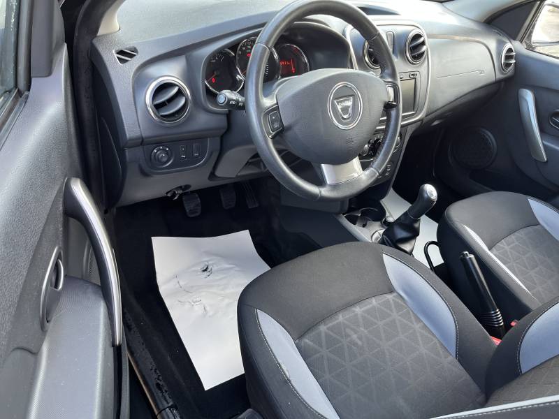 Voiture d’occasion DACIA SANDERO STEPWAY II 1.5 DCI 90 Prestige. 5p. avec climatisation et Radars de Recul ainsi que régulateur et limiteur de vitesse. Garantie 12 Mois.