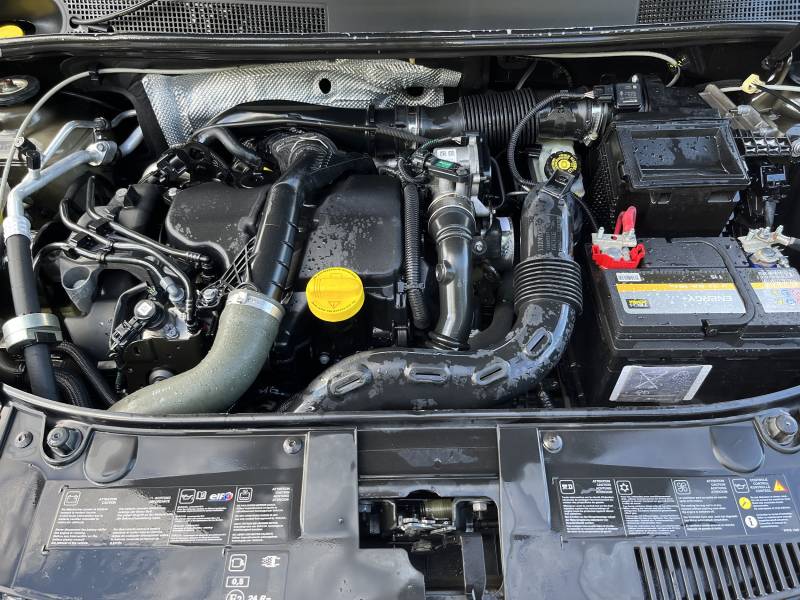 ce superbe mini SUV Dacia Sandero Stepway II 1.5 DCI 90 Prestige, un modèle reconnu pour sa robustesse et son excellent rapport qualité/prix. A NIMES