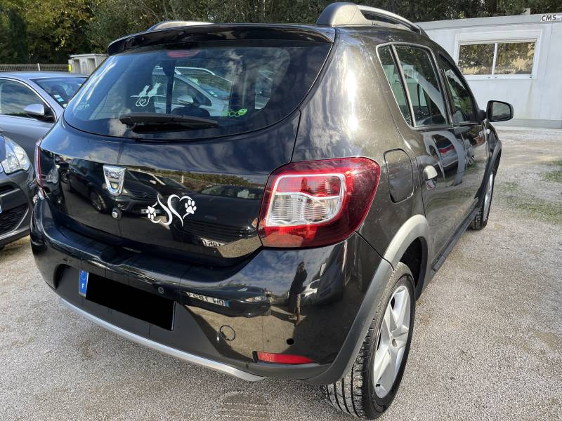 Voiture d’occasion DACIA SANDERO STEPWAY II 1.5 DCI 90 Prestige. 5p. avec climatisation et Radars de Recul ainsi que régulateur et limiteur de vitesse. Garantie 12 Mois.
