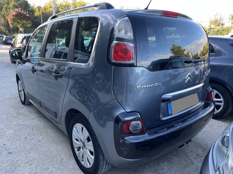 Avec 183 992 km d’origine garantis, un niveau d’émission de CO₂ de 119 g/km (Crit’Air 2) et une puissance fiscale de 5 CV. A CARPENTRAS