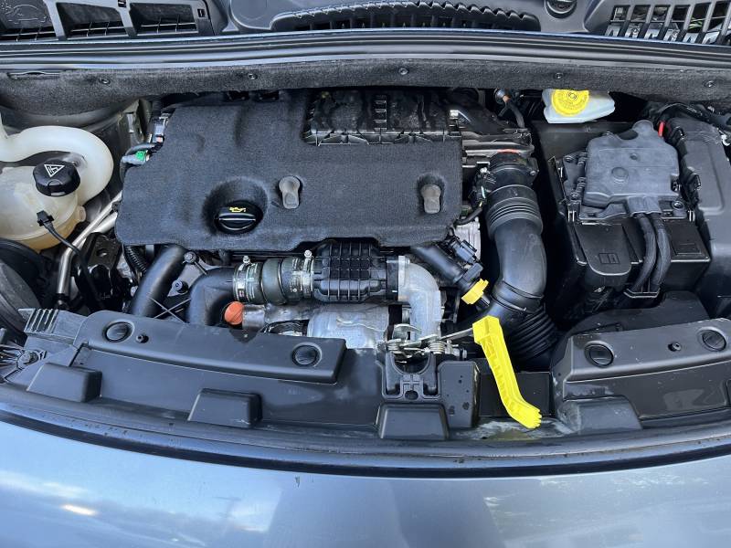 Voiture d’occasion CITROËN C3 PICASSO 1.6 HDI 92 Confort. 5p. BV6. Avec Crochet d’Atellage AR et Régulateur + Limiteur de vitesse ainsi que Climatisation Automatique Bizone. Garantie 12 Mois.
