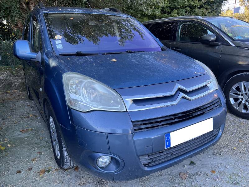  voiture d’occasion CITROEN BERLINGO II TEPEE 1ère main illustre parfaitement la philosophie de CPM Auto, spécialiste reconnu dans la vente de voiture d’occasion à Avignon. 