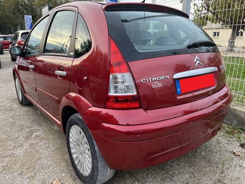 Voiture d’occasion CITROEN C3 I Ph2 1.4 HDI 70 Exclusive. SENSODRIVE 5p. Avec Régulateur et Limiteur de vitesses ainsi que radar de recul. Garantie 12 Mois.
