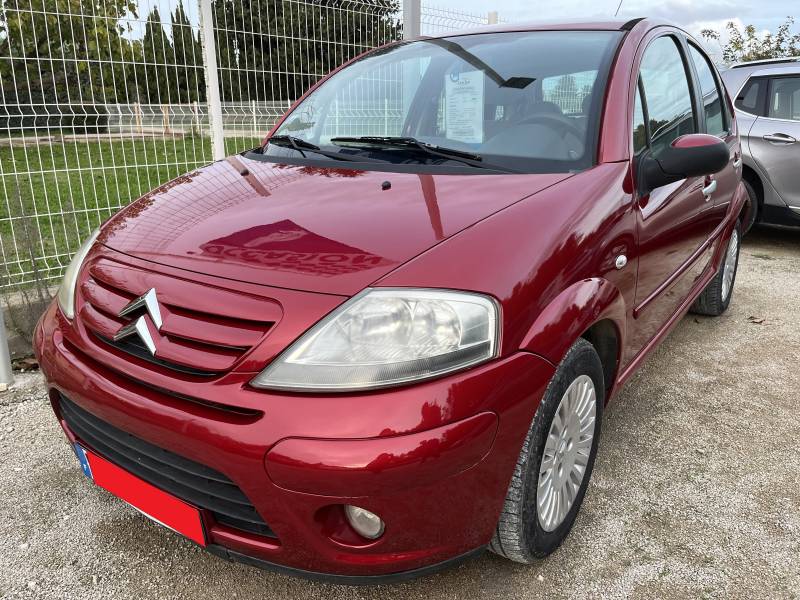 Voiture d’occasion CITROEN C3 I Ph2 1.4 HDI 70 Exclusive. SENSODRIVE 5p. Avec Régulateur et Limiteur de vitesses ainsi que radar de recul. Garantie 12 Mois.