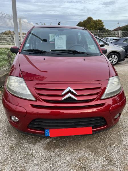 Voiture d’occasion CITROEN C3 I Ph2 1.4 HDI 70 Exclusive. SENSODRIVE 5p. Avec Régulateur et Limiteur de vitesses ainsi que radar de recul. Garantie 12 Mois.