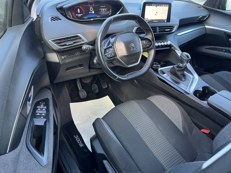 Voiture d’occasion PEUGEOT 3008 II 1.5 BLUE HDI 130 Active Business. BV6. 5p. avec GPS Europe Tactile et Radars AV + AR + Caméra de Recul ainsi que Régulateur + Limiteur de vitesse. Garantie 12 Mois.