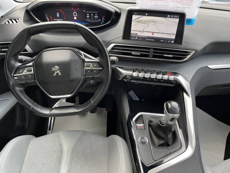 Voiture d’occasion PEUGEOT 3008 II 1.5 BLUE HDI 130 Allure Business. BV6. 5p. avec GPS Europe Tactile et Radars AV + AR + Caméra de Recul ainsi que CarPlay. Garantie 12 Mois.