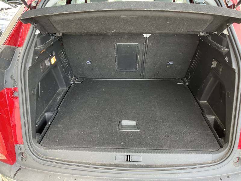 Avec sa boîte manuelle 6 vitesses, son moteur Diesel 1.5 BlueHDi 130 ch et sa faible consommation. A ARLES