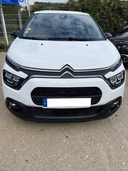 Sa boîte manuelle 6 vitesses offre une conduite fluide, adaptée aussi bien à la ville qu’aux trajets plus longs dans le Vaucluse.