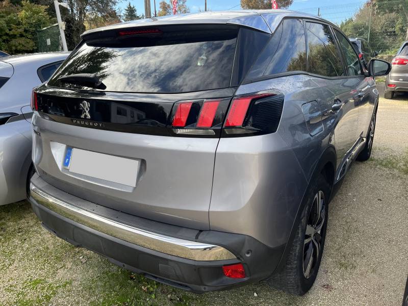 Voiture d’occasion PEUGEOT 3008 II 1.5 Blue HDI 130 Allure Business. BV6 5p. 1ère Main. Avec GPS Europe Tactile et Radars AV + AR + Caméra ainsi que Sièges Semi-cuir. Garantie 12 Mois.