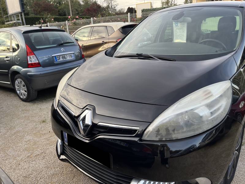 Son moteur 1.5 DCI 130 ch couplé à une boîte manuelle 6 vitesses (BV6) assure un équilibre remarquable entre puissance et consommation maîtrisée. A ORANGE