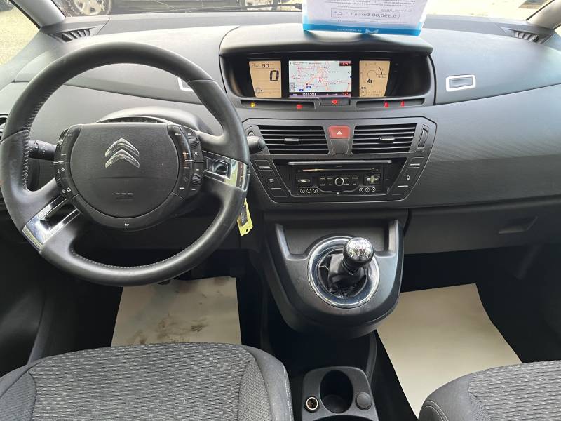 Voiture d’occasion CITROEN C4 PICASSO I Ph2 1.6 HDI 112 Millénium. BV6 - 5p. avec Radar de recul et régulateur + limiteur de vitesse ainsi que Crochet d’Attelage AR. Garantie 12 Mois.