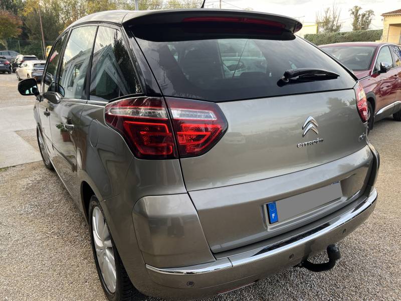 Voiture d’occasion CITROEN C4 PICASSO I Ph2 1.6 HDI 112 Millénium. BV6 - 5p. avec Radar de recul et régulateur + limiteur de vitesse ainsi que Crochet d’Attelage AR. Garantie 12 Mois.