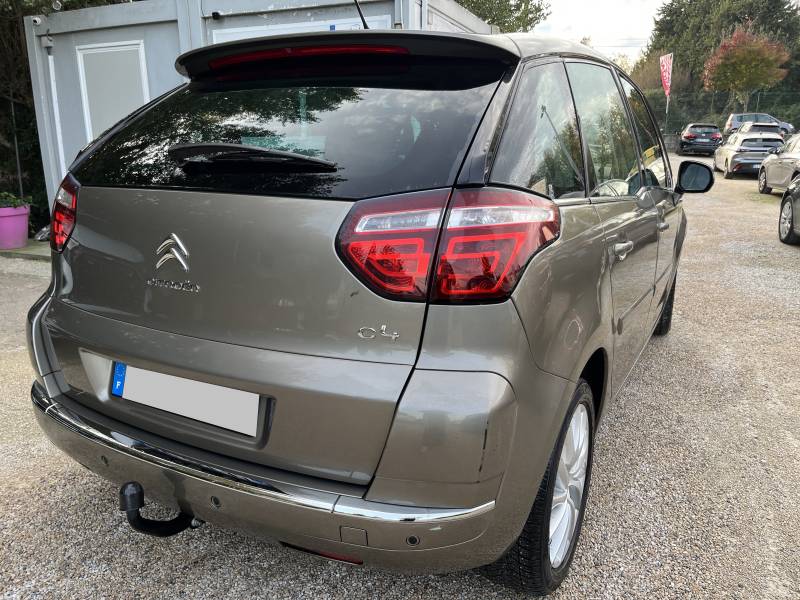 Voiture d’occasion CITROEN C4 PICASSO I Ph2 1.6 HDI 112 Millénium. BV6 - 5p. avec Radar de recul et régulateur + limiteur de vitesse ainsi que Crochet d’Attelage AR. Garantie 12 Mois.