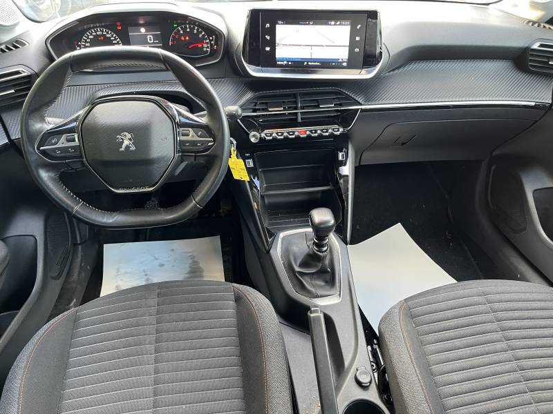 Voiture d’occasion PEUGEOT 208 II 1.5 Blue HDI 102 Active Business. BV6. 5p. avec CarPlay et régulateur et limiteur de vitesse ainsi que GPS Europe Tactile. Garantie 12 Mois.