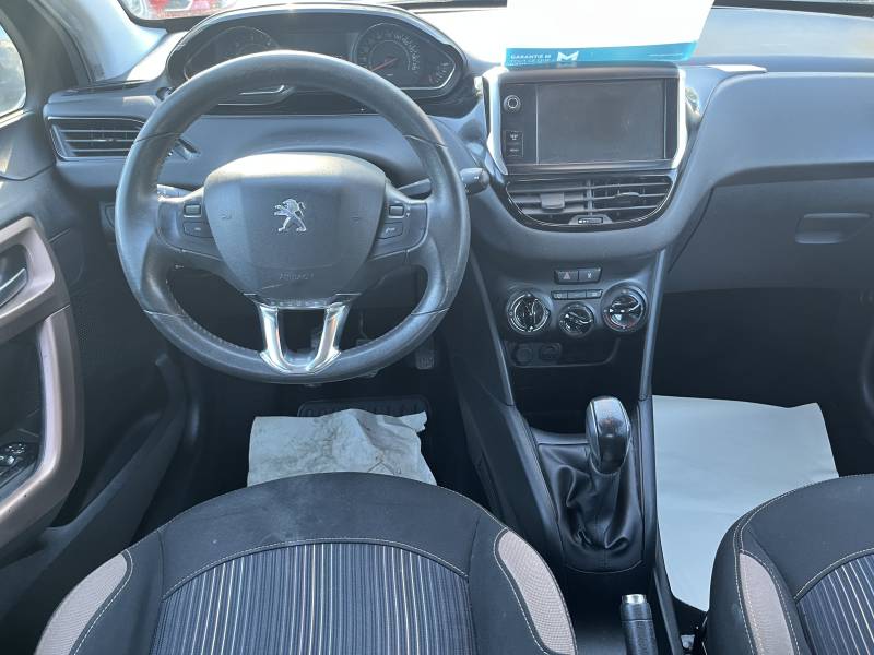 Voiture d’occasion PEUGEOT 208 1.6 e-HDI 92 Urban Soul. 5p. 1ère Main. Avec climatisation et régulateur de vitesse ainsi que Radar de Recul. Garantie 12 Mois.