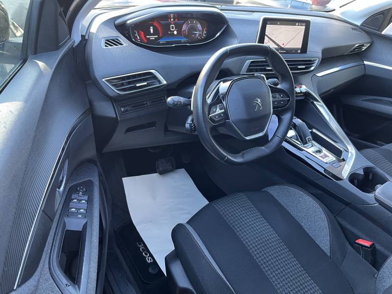 Voiture d’occasion PEUGEOT 3008 II 1.5 BLUE HDI 130 Active Business. EAT 8. 5p. avec GPS Europe Tactile et Radars AV + AR ainsi que Régulateur + Limiteur de vitesses. Garantie 12 Mois.