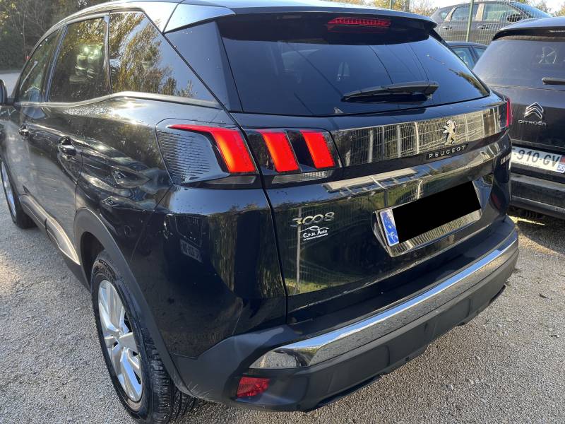 Voiture d’occasion PEUGEOT 3008 II 1.5 BLUE HDI 130 Active Business. EAT 8. 5p. avec GPS Europe Tactile et Radars AV + AR ainsi que Régulateur + Limiteur de vitesses. Garantie 12 Mois.