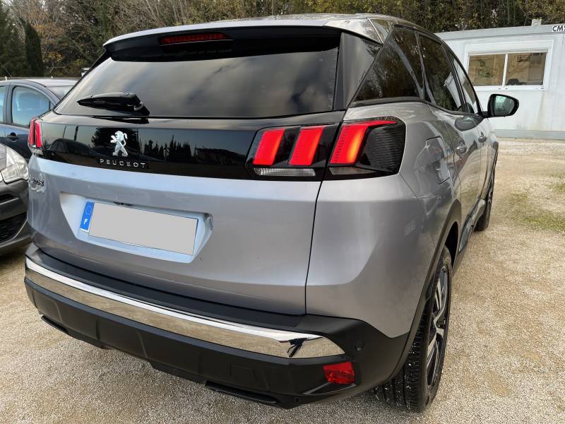 Avec ses 6 CV, son moteur DIESEL BlueHDi 130, sa faible émission de 106 g/km, compatible Crit’Air 2, ce PEUGEOT 3008 combine performance, sobriété et fiabilité. A ORANGE