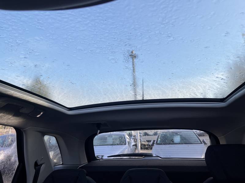 Voiture d’occasion CITROËN C4 PICASSO II 1.6 e-HDI 115 Exclusive. BV6. 5p. Avec caméra de recul et Radars AV + AR ainsi Siège Semi-CUIR Chauffants + Massant. Garantie 12 Mois.