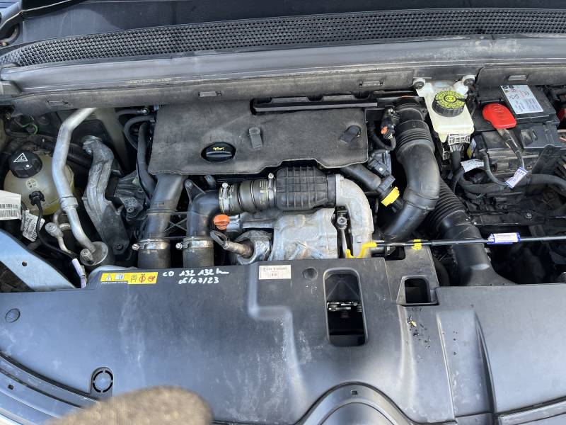 Voiture d’occasion CITROËN C4 PICASSO II 1.6 e-HDI 115 Exclusive. BV6. 5p. Avec caméra de recul et Radars AV + AR ainsi Siège Semi-CUIR Chauffants + Massant. Garantie 12 Mois.