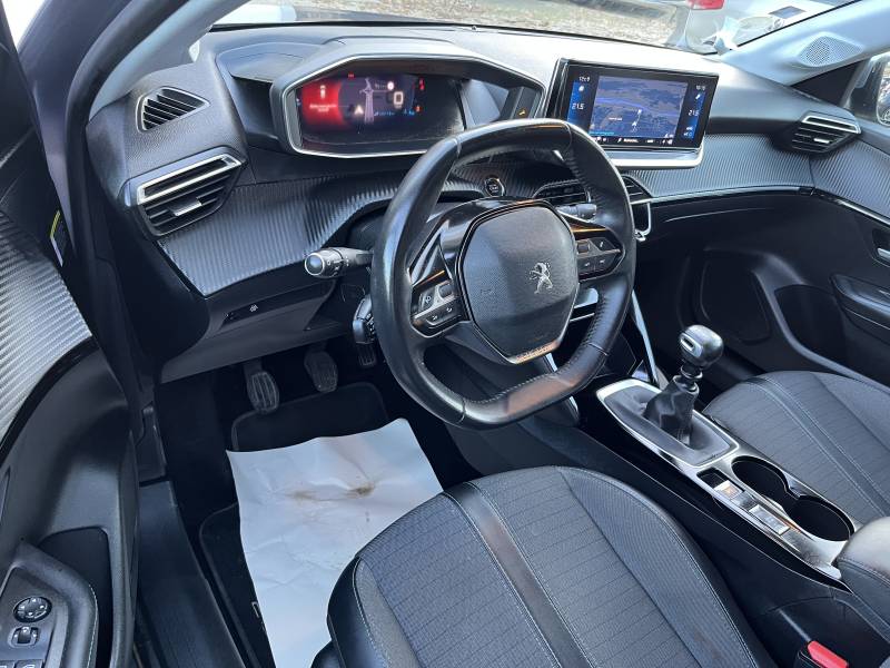 Voiture d’occasion PEUGEOT 208 II 1.5 HDI 102 Allure Business. BV6. 5p. 1ère Main. Avec GPS Europe Tactile et Correcteur de Trajectoire ainsi que Sièges Semi-Cuir. Garantie 12 Mois. A ORANGE
