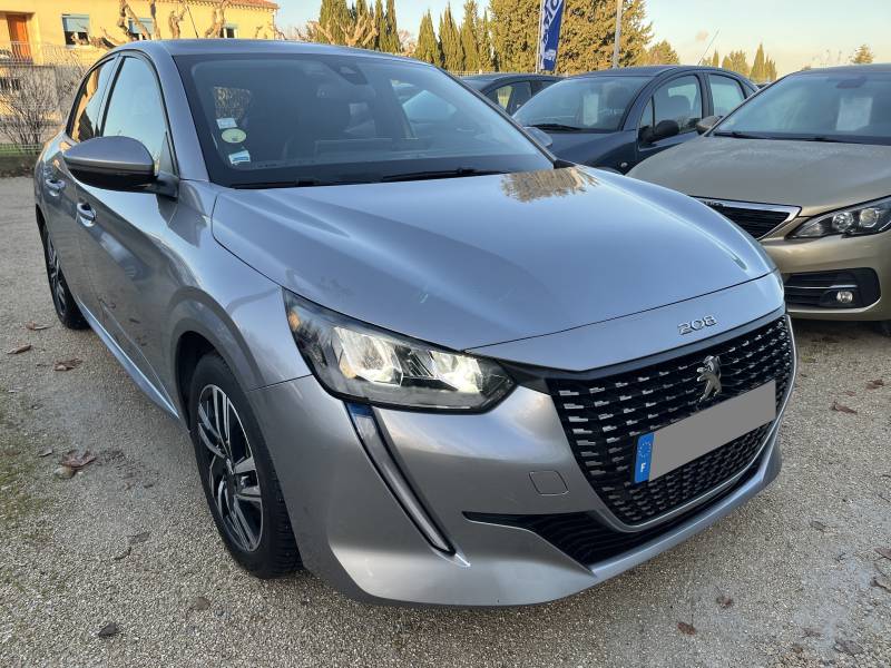 Voiture d’occasion PEUGEOT 208 II 1.5 HDI 102 Allure Business. BV6. 5p. 1ère Main. Avec GPS Europe Tactile et Correcteur de Trajectoire ainsi que Sièges Semi-Cuir. Garantie 12 Mois.